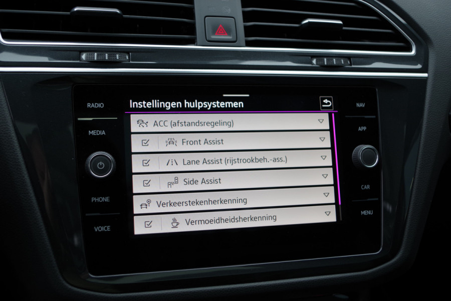 Volkswagen Tiguan 1.4 TSI eHybrid 245 PK R-Line BNS+, Panoramadak, Leder, Matrix-LED, Adap. Cruise Control