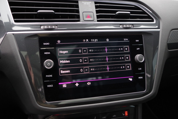 Volkswagen Tiguan 1.4 TSI eHybrid 245 PK R-Line BNS+, Panoramadak, Leder, Matrix-LED, Adap. Cruise Control