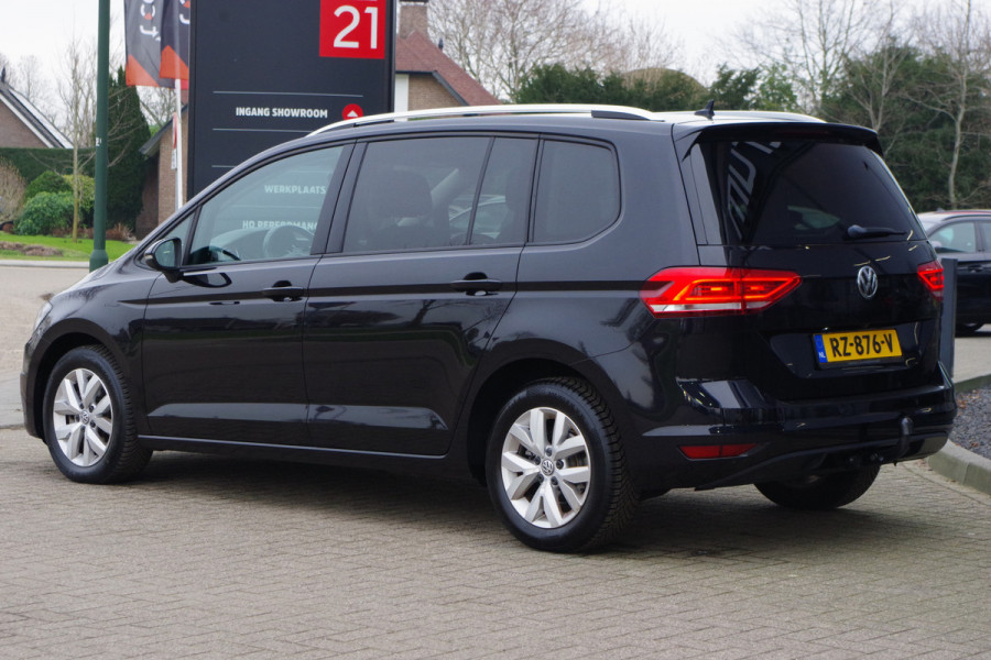 Volkswagen Touran 1.6 TDI Automaat 116 PK SCR Comfortline BNS, Trekhaak, Adap. Cruise Control, Massage, Camera