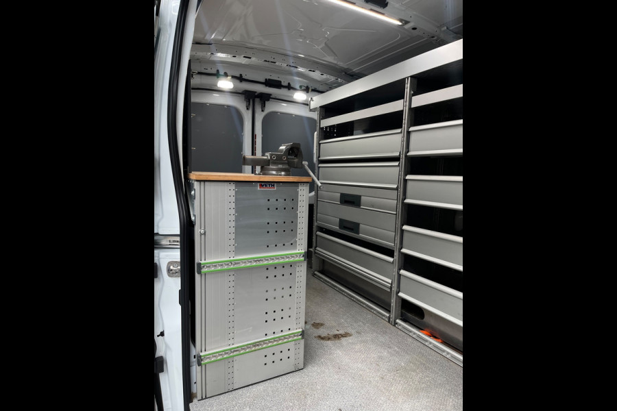 Ford E-Transit SERVICEWAGEN ELEKTRISCH 350 L2H2 Trend 68 kWh BOTT INRICHTING, V230 OMVORMER, LUXE UITVOERING, RIJKLAARPRIJS!