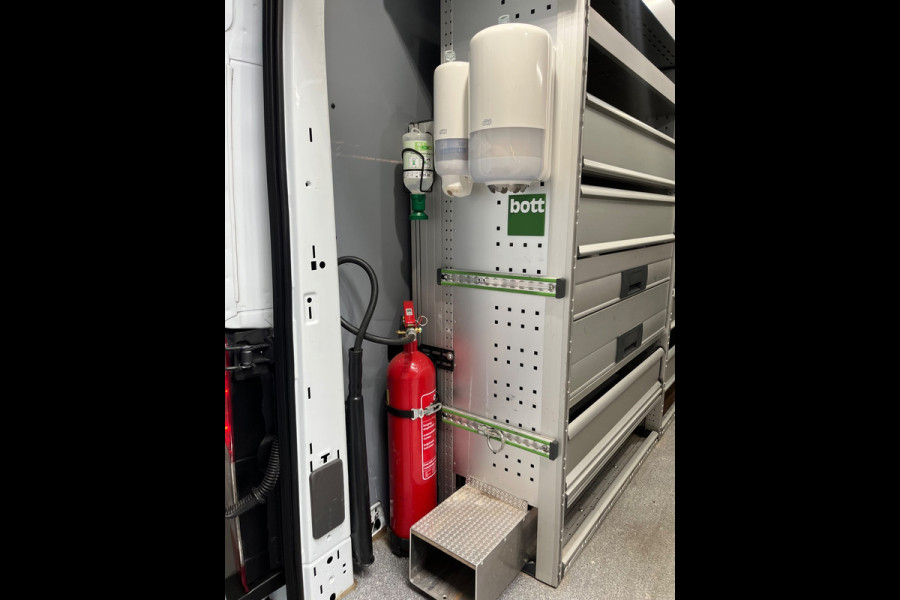 Ford E-Transit SERVICEWAGEN ELEKTRISCH 350 L2H2 Trend 68 kWh BOTT INRICHTING, V230 OMVORMER, LUXE UITVOERING, RIJKLAARPRIJS!