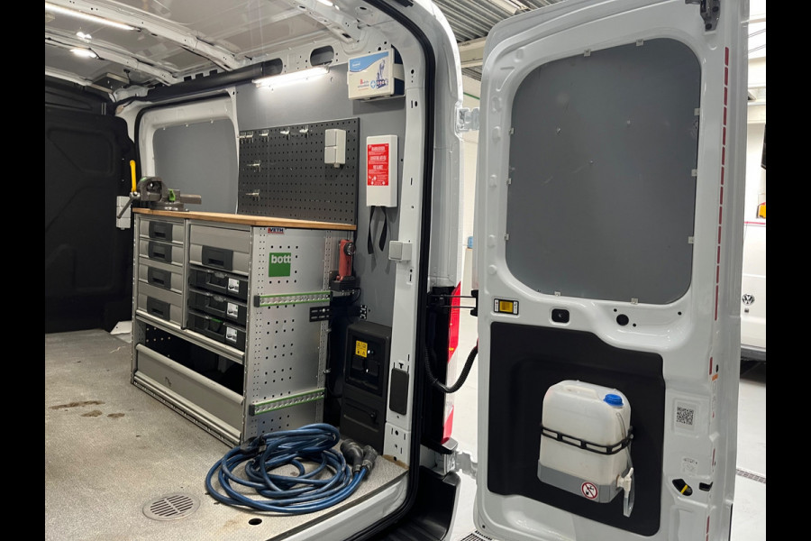 Ford E-Transit SERVICEWAGEN ELEKTRISCH 350 L2H2 Trend 68 kWh BOTT INRICHTING, V230 OMVORMER, LUXE UITVOERING, RIJKLAARPRIJS!