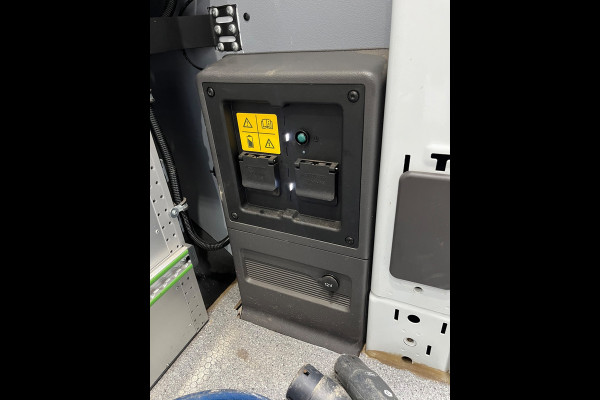 Ford E-Transit SERVICEWAGEN ELEKTRISCH 350 L2H2 Trend 68 kWh BOTT INRICHTING, V230 OMVORMER, LUXE UITVOERING, RIJKLAARPRIJS!