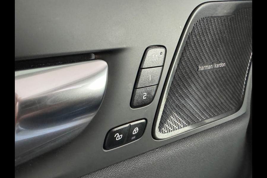 Volvo XC60 2.0 T8 Plug-in hybrid AWD Plus Bright Pano|Memory