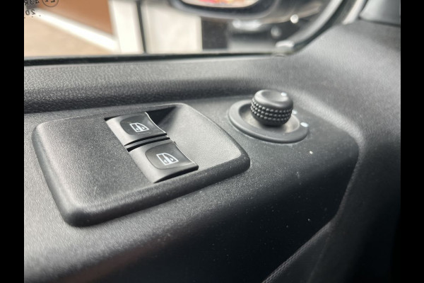 Renault Trafic 2.0 dCi E6 120pk Comfort 3p Lease €236 p/m, Airco, PDC, Cruise controle, Onderhoudshistorie aanwezig