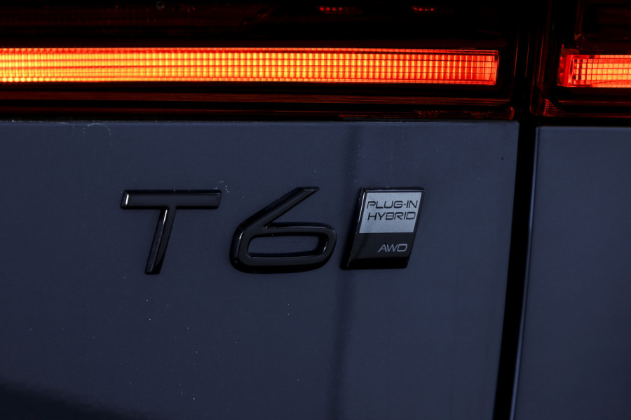 Volvo XC60 2.0 T6 Plug-in hybrid AWD Ultra Black Edition | S/K Panodak | Head-up | 360 Camera | Harman/Kardon | Dig. Cockpit | Adapt. Cruise | Stoel-+Stuurverw. | NAV+App.Connect | ECC | LM 21" | 1508