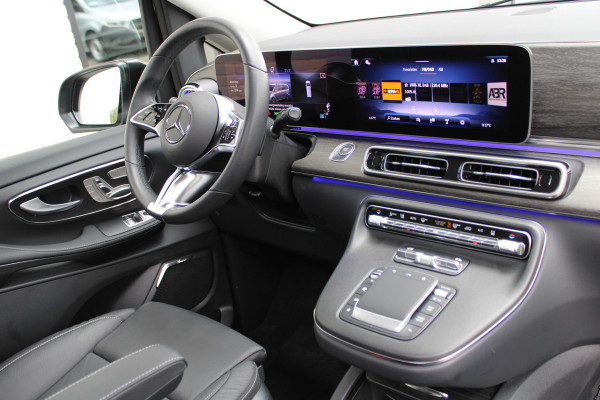 Mercedes-Benz Eqv 300 L2 / AMG / Panorama / 7-Persoons / Burmester / Electr Stoelen / Vol Opties / NIEUWSTAAT
