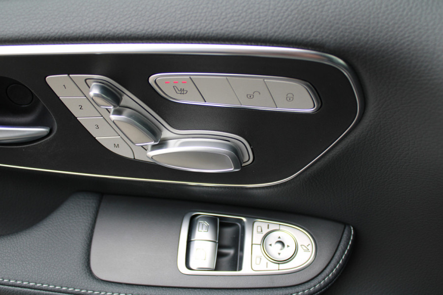 Mercedes-Benz Eqv 300 L2 / AMG / Panorama / 7-Persoons / Burmester / Electr Stoelen / Vol Opties / NIEUWSTAAT