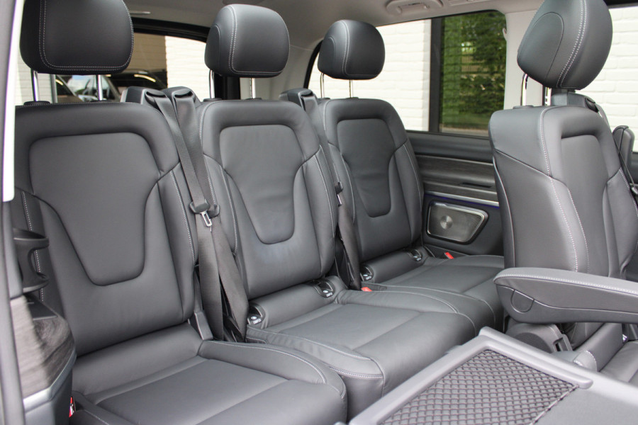 Mercedes-Benz Eqv 300 L2 / AMG / Panorama / 7-Persoons / Burmester / Electr Stoelen / Vol Opties / NIEUWSTAAT