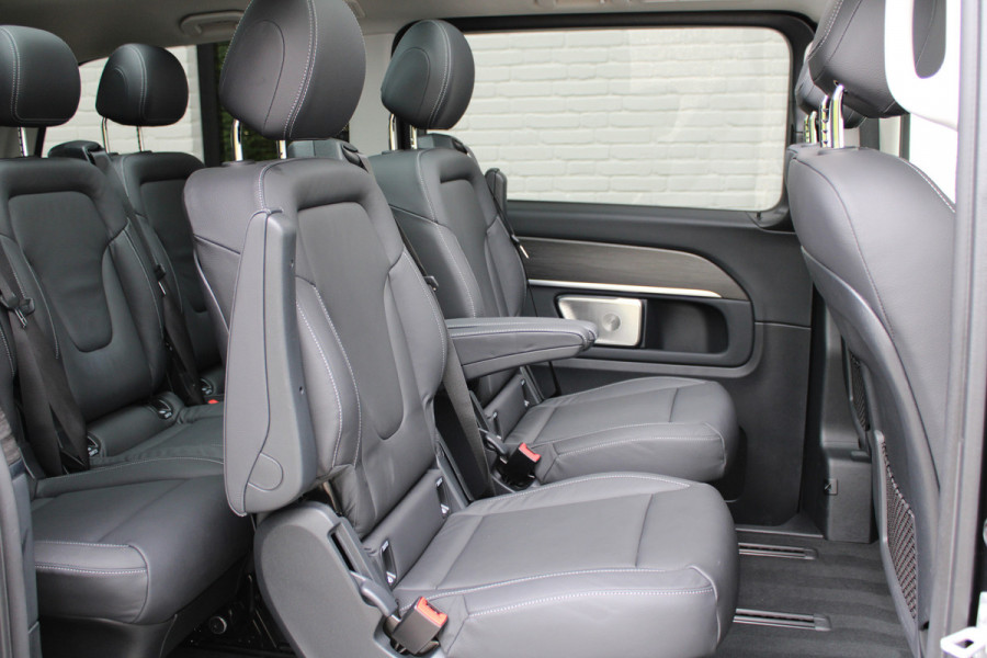 Mercedes-Benz Eqv 300 L2 / AMG / Panorama / 7-Persoons / Burmester / Electr Stoelen / Vol Opties / NIEUWSTAAT