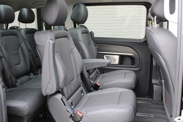 Mercedes-Benz Eqv 300 L2 / AMG / Panorama / 7-Persoons / Burmester / Electr Stoelen / Vol Opties / NIEUWSTAAT