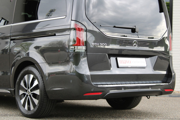Mercedes-Benz Eqv 300 L2 / AMG / Panorama / 7-Persoons / Burmester / Electr Stoelen / Vol Opties / NIEUWSTAAT