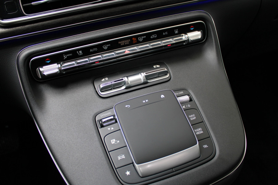 Mercedes-Benz Eqv 300 L2 / AMG / Panorama / 7-Persoons / Burmester / Electr Stoelen / Vol Opties / NIEUWSTAAT