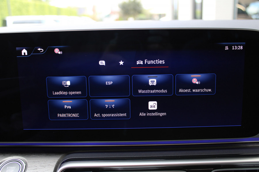 Mercedes-Benz Eqv 300 L2 / AMG / Panorama / 7-Persoons / Burmester / Electr Stoelen / Vol Opties / NIEUWSTAAT