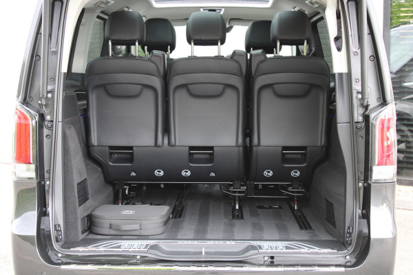 Mercedes-Benz Eqv 300 L2 / AMG / Panorama / 7-Persoons / Burmester / Electr Stoelen / Vol Opties / NIEUWSTAAT