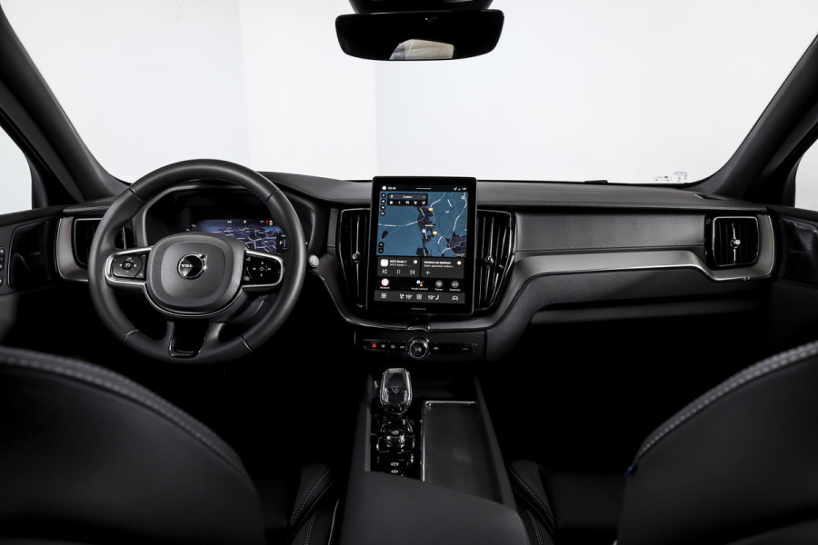 Volvo XC60 2.0 T6 Plug-in hybrid AWD Ultra Black Edition | S/K Panodak | Head-up | 360 Camera | Harman/Kardon | Dig. Cockpit | Adapt. Cruise | Stoel-+Stuurverw. | NAV+App.Connect | ECC | LM 21" | 0630