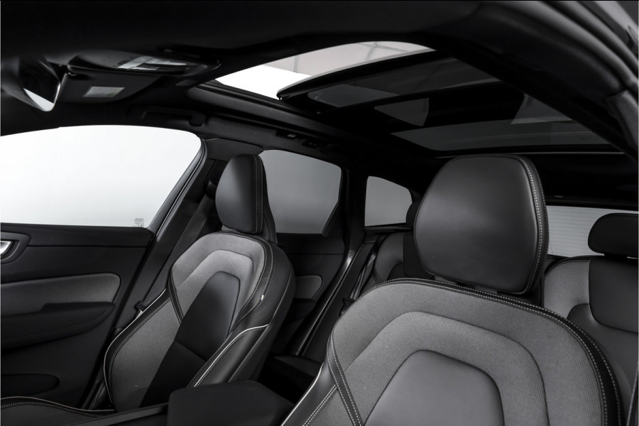 Volvo XC60 2.0 T6 Plug-in hybrid AWD Ultra Black Edition | S/K Panodak | Head-up | 360 Camera | Harman/Kardon | Dig. Cockpit | Adapt. Cruise | Stoel-+Stuurverw. | NAV+App.Connect | ECC | LM 21" | 0630