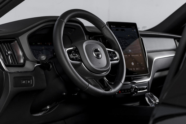 Volvo XC60 2.0 T6 Plug-in hybrid AWD Ultra Black Edition | S/K Panodak | Head-up | 360 Camera | Harman/Kardon | Dig. Cockpit | Adapt. Cruise | Stoel-+Stuurverw. | NAV+App.Connect | ECC | LM 21" | 0630