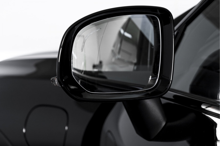 Volvo XC60 2.0 T6 Plug-in hybrid AWD Ultra Black Edition | S/K Panodak | Head-up | 360 Camera | Harman/Kardon | Dig. Cockpit | Adapt. Cruise | Stoel-+Stuurverw. | NAV+App.Connect | ECC | LM 21" | 0630