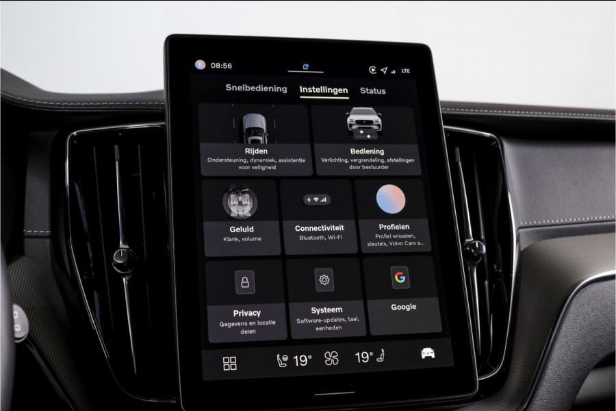 Volvo XC60 2.0 T6 Plug-in hybrid AWD Ultra Black Edition | S/K Panodak | Head-up | 360 Camera | Harman/Kardon | Dig. Cockpit | Adapt. Cruise | Stoel-+Stuurverw. | NAV+App.Connect | ECC | LM 21" | 0630