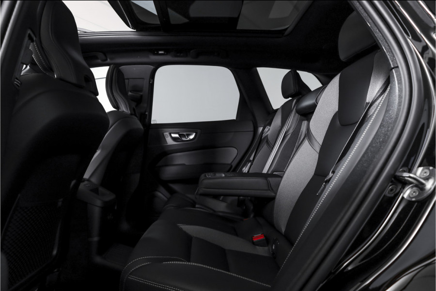 Volvo XC60 2.0 T6 Plug-in hybrid AWD Ultra Black Edition | S/K Panodak | Head-up | 360 Camera | Harman/Kardon | Dig. Cockpit | Adapt. Cruise | Stoel-+Stuurverw. | NAV+App.Connect | ECC | LM 21" | 0630