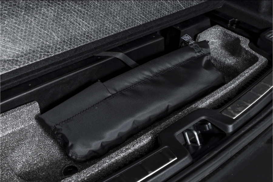 Volvo XC60 2.0 T6 Plug-in hybrid AWD Ultra Black Edition | S/K Panodak | Head-up | 360 Camera | Harman/Kardon | Dig. Cockpit | Adapt. Cruise | Stoel-+Stuurverw. | NAV+App.Connect | ECC | LM 21" | 0630