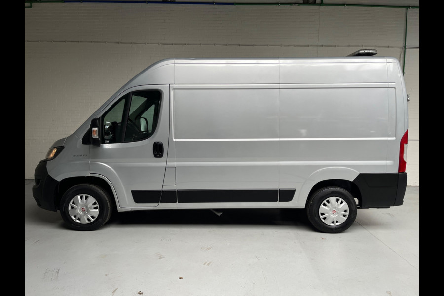 Fiat Ducato Automaat 30 2.3 MultiJet 140pk euro6 L2H2 3Persoons Airco Navigatie Trekhaak Zilvergrijs Metallic RIJKLAARPRIJS!