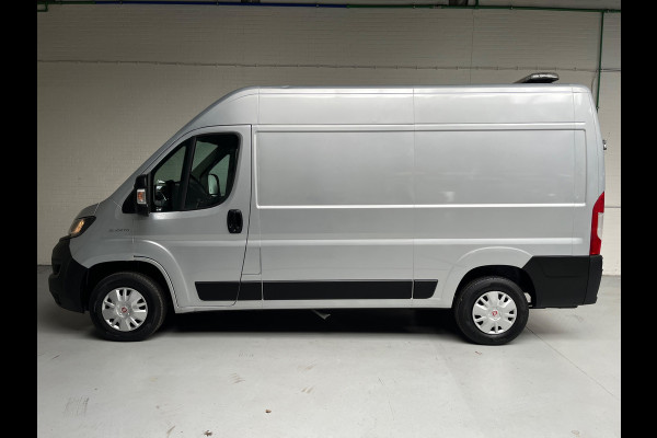 Fiat Ducato Automaat 30 2.3 MultiJet 140pk euro6 L2H2 3Persoons Airco Navigatie Trekhaak Zilvergrijs Metallic RIJKLAARPRIJS!