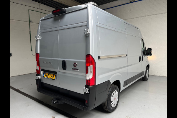 Fiat Ducato Automaat 30 2.3 MultiJet 140pk euro6 L2H2 3Persoons Airco Navigatie Trekhaak Zilvergrijs Metallic RIJKLAARPRIJS!