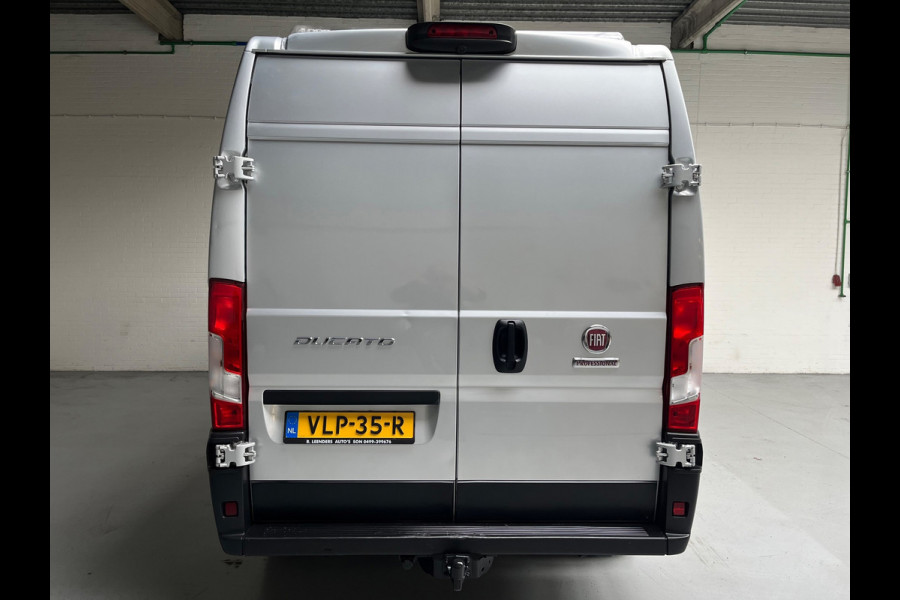 Fiat Ducato Automaat 30 2.3 MultiJet 140pk euro6 L2H2 3Persoons Airco Navigatie Trekhaak Zilvergrijs Metallic RIJKLAARPRIJS!