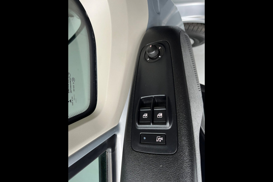 Fiat Ducato Automaat 30 2.3 MultiJet 140pk euro6 L2H2 3Persoons Airco Navigatie Trekhaak Zilvergrijs Metallic RIJKLAARPRIJS!