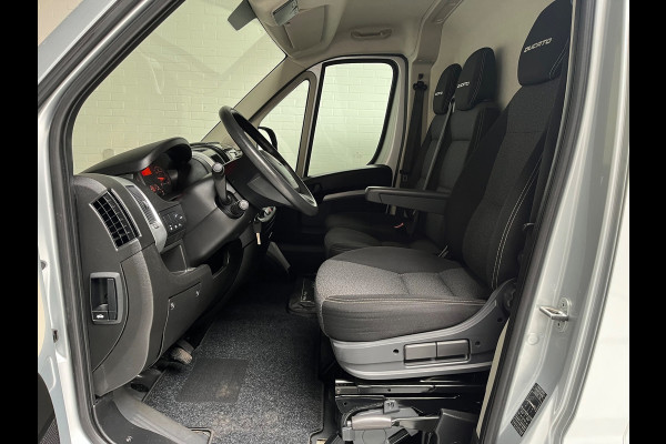 Fiat Ducato Automaat 30 2.3 MultiJet 140pk euro6 L2H2 3Persoons Airco Navigatie Trekhaak Zilvergrijs Metallic RIJKLAARPRIJS!