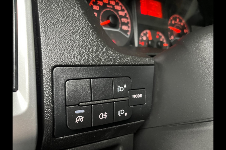 Fiat Ducato Automaat 30 2.3 MultiJet 140pk euro6 L2H2 3Persoons Airco Navigatie Trekhaak Zilvergrijs Metallic RIJKLAARPRIJS!