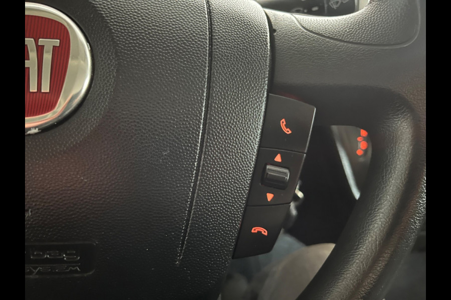 Fiat Ducato Automaat 30 2.3 MultiJet 140pk euro6 L2H2 3Persoons Airco Navigatie Trekhaak Zilvergrijs Metallic RIJKLAARPRIJS!