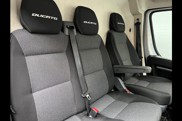 Fiat Ducato Automaat 30 2.3 MultiJet 140pk euro6 L2H2 3Persoons Airco Navigatie Trekhaak Zilvergrijs Metallic RIJKLAARPRIJS!