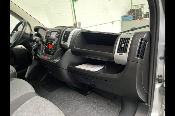Fiat Ducato Automaat 30 2.3 MultiJet 140pk euro6 L2H2 3Persoons Airco Navigatie Trekhaak Zilvergrijs Metallic RIJKLAARPRIJS!