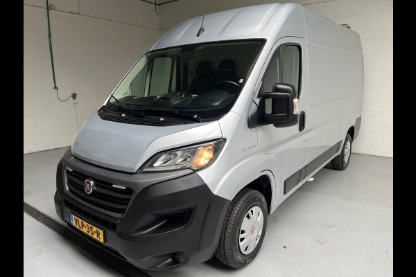 Fiat Ducato Automaat 30 2.3 MultiJet 140pk euro6 L2H2 3Persoons Airco Navigatie Trekhaak Zilvergrijs Metallic RIJKLAARPRIJS!