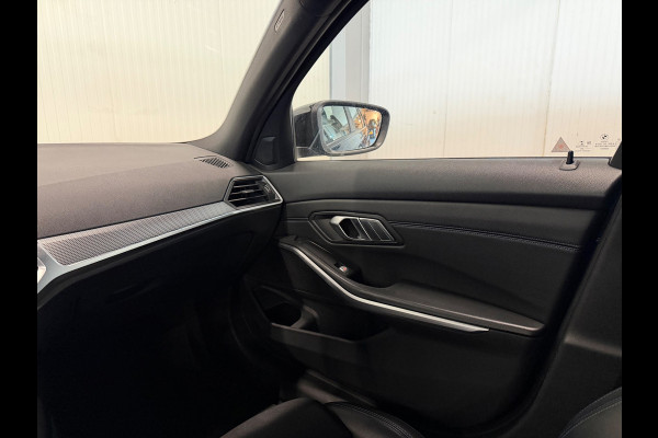 BMW 3-serie 330e High Executive | M-SPORT | ACC | LEDER | ZWART HEMEL