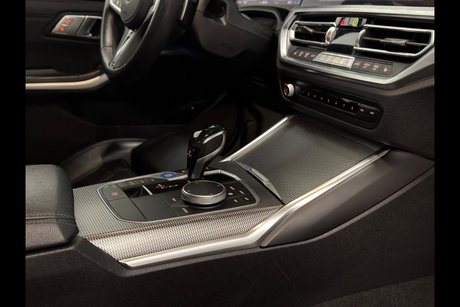 BMW 3-serie 330e High Executive | M-SPORT | ACC | LEDER | ZWART HEMEL