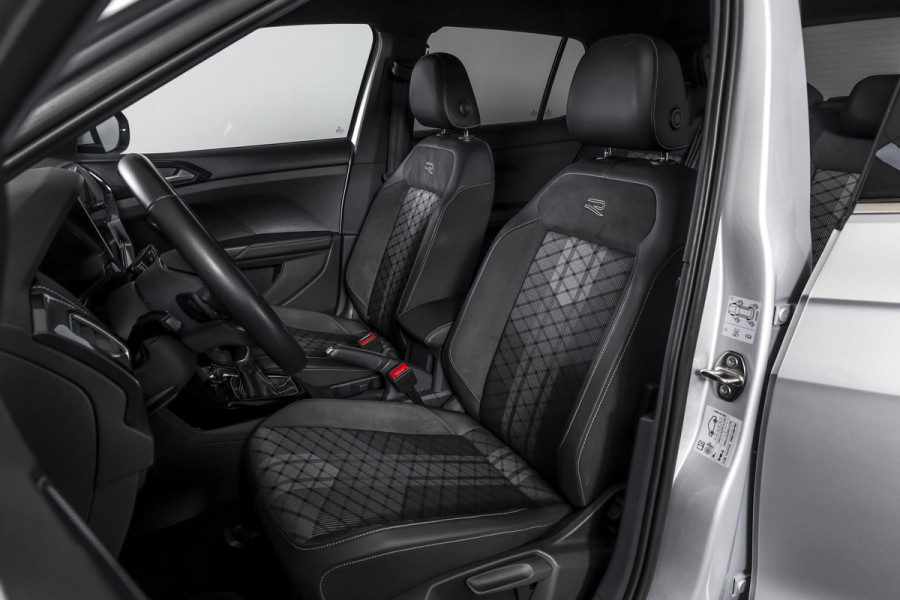 Volkswagen T-Cross 1.0 TSI 115 PK R-Line - Automaat | Dig. Cockpit | Adapt. Cruise | Camera | PDC | App. Connect | ECC | DAB | LM 18" | 2240