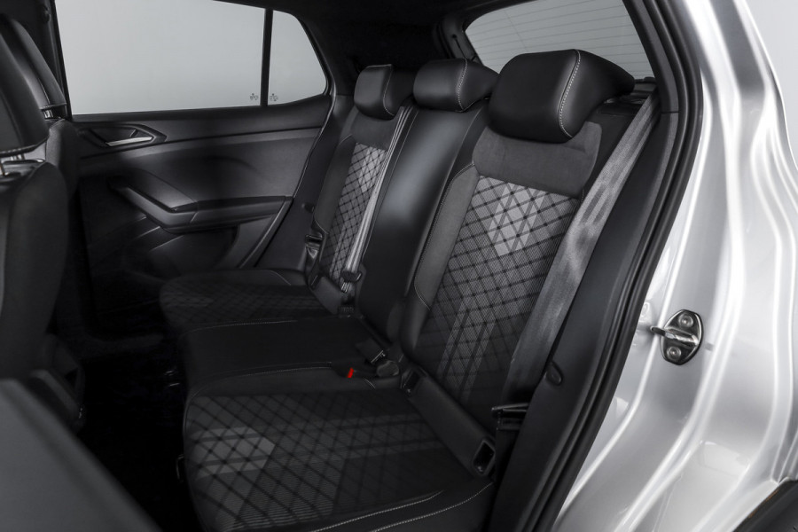 Volkswagen T-Cross 1.0 TSI 115 PK R-Line - Automaat | Dig. Cockpit | Adapt. Cruise | Camera | PDC | App. Connect | ECC | DAB | LM 18" | 2240