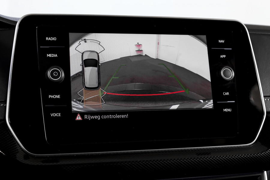 Volkswagen T-Cross 1.0 TSI 115 PK R-Line - Automaat | Dig. Cockpit | Adapt. Cruise | Camera | PDC | App. Connect | ECC | DAB | LM 18" | 2240
