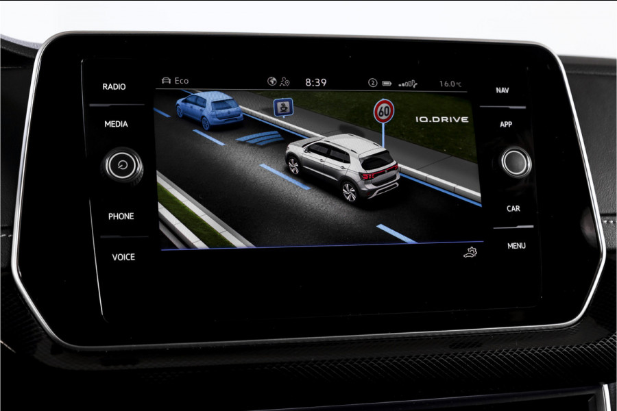 Volkswagen T-Cross 1.0 TSI 115 PK R-Line - Automaat | Dig. Cockpit | Adapt. Cruise | Camera | PDC | App. Connect | ECC | DAB | LM 18" | 2240