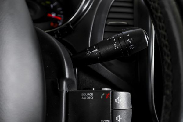 Renault Captur 1.3 TCe 150 PK Intens - Automaat | Cruise | PDC | Camera | NAV+Android Auto | ECC | LED | Trekhaak | LM 17" |