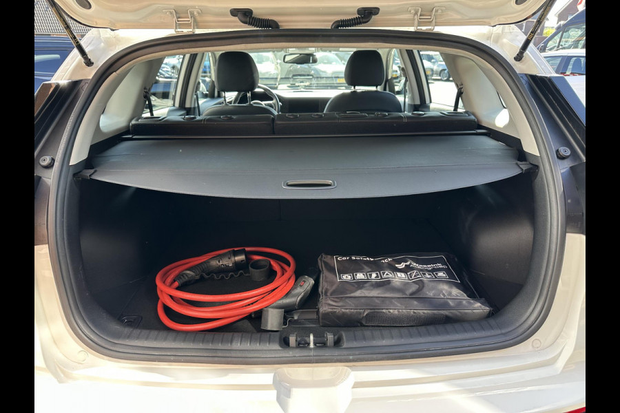 Kia e-Niro DynamicLine 64 kWh | 3-Fase | Camera | Adaptieve cruise control | NL-Auto |