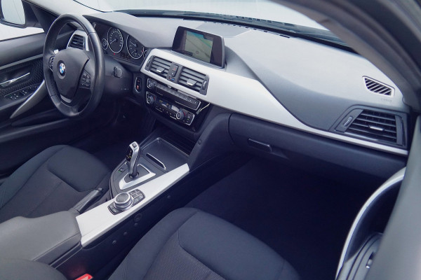 BMW 3 Serie Touring 320d High Executive / Navi / Incl. BTW / Stoelverw. / Cruise Control / Climate