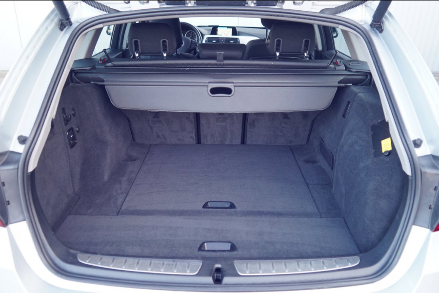 BMW 3 Serie Touring 320d High Executive / Navi / Incl. BTW / Stoelverw. / Cruise Control / Climate