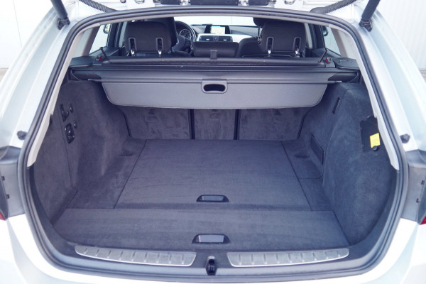 BMW 3 Serie Touring 320d High Executive / Navi / Incl. BTW / Stoelverw. / Cruise Control / Climate