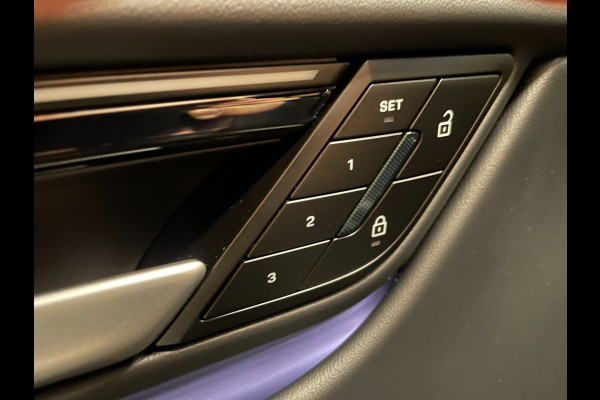 Porsche Macan 4 100 kWh|100%SOH|ACC|VULKANGRAU|VOLLEDER|MEMORY|CAMERA|CARPLAY|STOELVERWARMING|21INCH|NAP|NL|INCL.BTW|1e EIGENAAR|