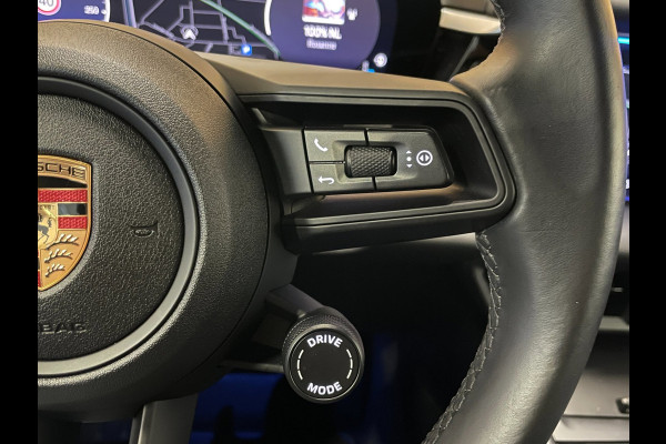 Porsche Macan 4 100 kWh|100%SOH|ACC|VULKANGRAU|VOLLEDER|MEMORY|CAMERA|CARPLAY|STOELVERWARMING|21INCH|NAP|NL|INCL.BTW|1e EIGENAAR|